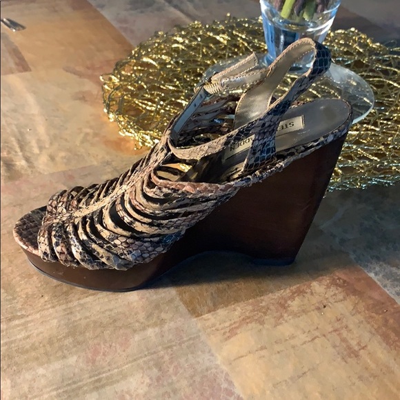 STEVE MADDEN SNAKESKIN SANDALS - Picture 4 of 8